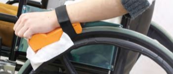 車椅子タイヤクリーナー - 友人宅へ行くときなどのエチケット-